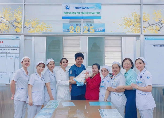 Cứu sống thai nhi khi song thai biến chứng hy hữu